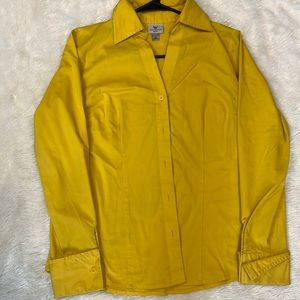 Worthington size 6 mustard button down